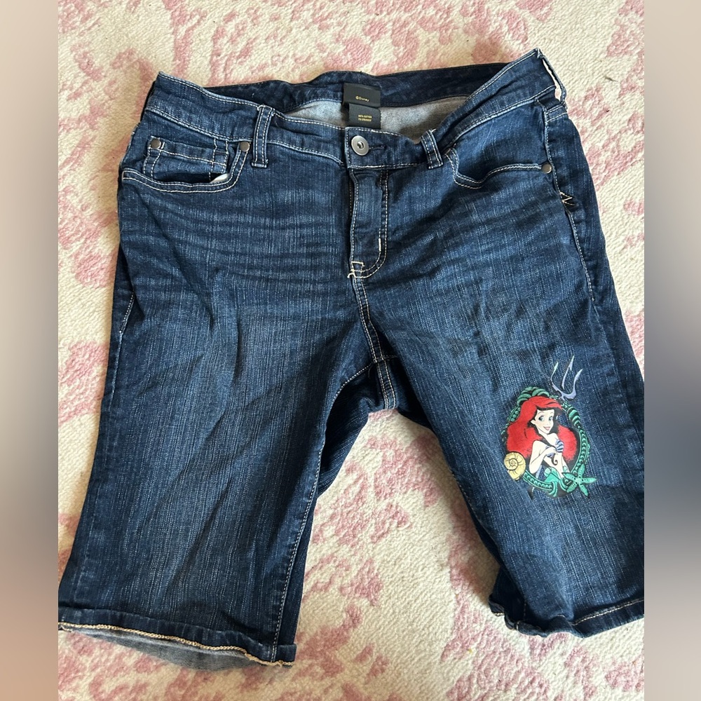 Used Torrid Disney Princess Jean shorts size 10